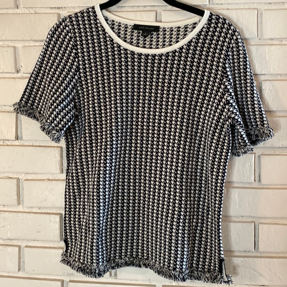 Ann Taylor houndstooth shirt sleeve sweater